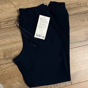 Lululemon On the fly jogger navy 4 new